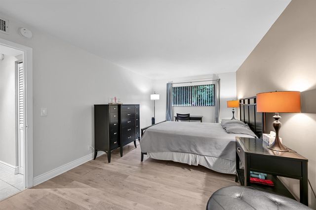 522 Trace Circle 102, Deerfield Beach, FL 33441