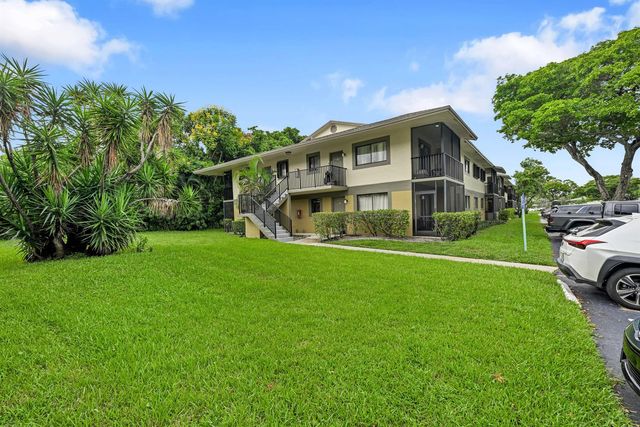 522 Trace Circle 102, Deerfield Beach, FL 33441