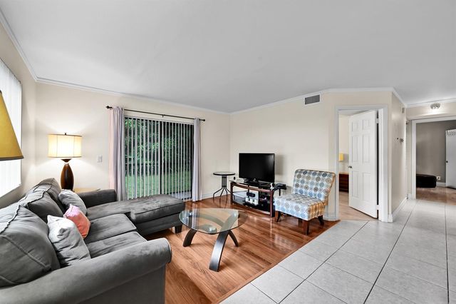 522 Trace Circle 102, Deerfield Beach, FL 33441