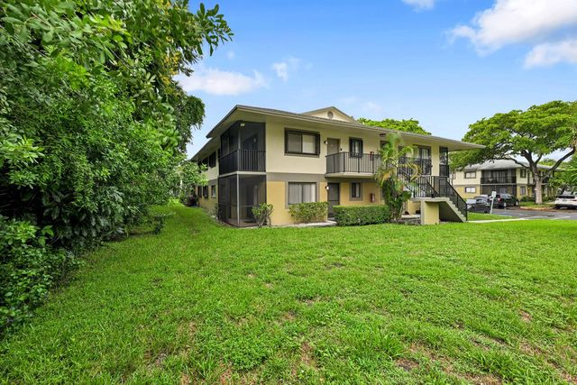 522 Trace Circle 102, Deerfield Beach, FL 33441