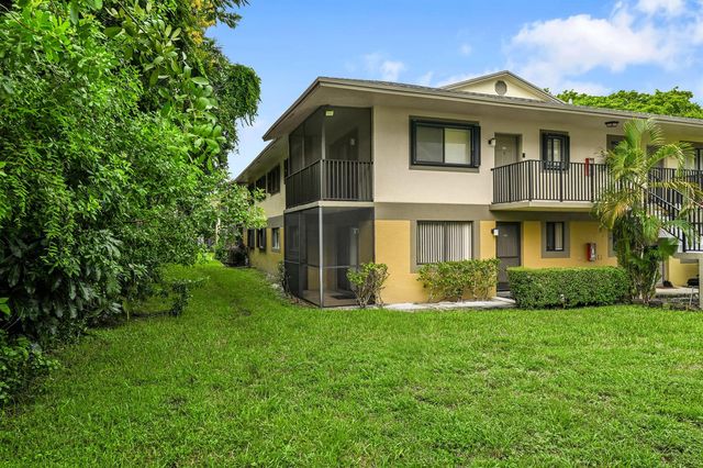 522 Trace Circle 102, Deerfield Beach, FL 33441