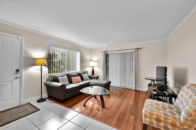 522 Trace Circle 102, Deerfield Beach, FL 33441