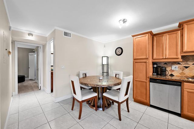 522 Trace Circle 102, Deerfield Beach, FL 33441