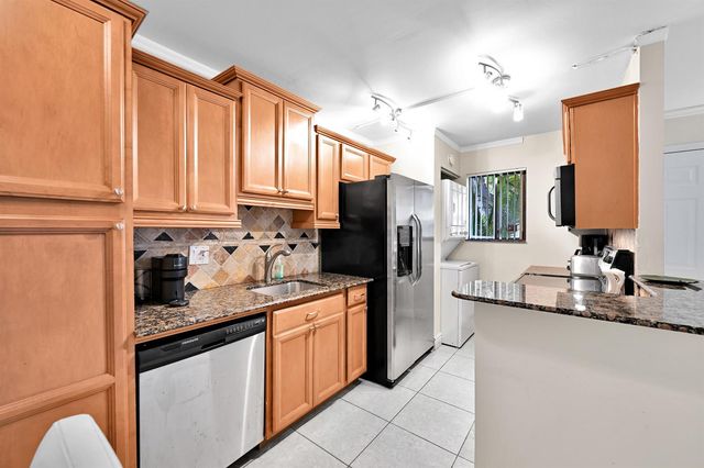 522 Trace Circle 102, Deerfield Beach, FL 33441