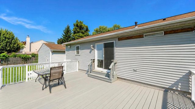 28 Mapleton Avenue, Farmingville, NY 11738
