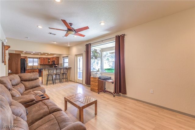 7460 Buckskin Avenue, Las Vegas, NV 89129