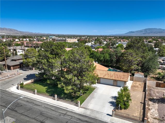 7460 Buckskin Avenue, Las Vegas, NV 89129