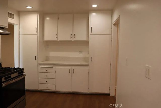 18616 Lassen Street, Northridge, CA 91324