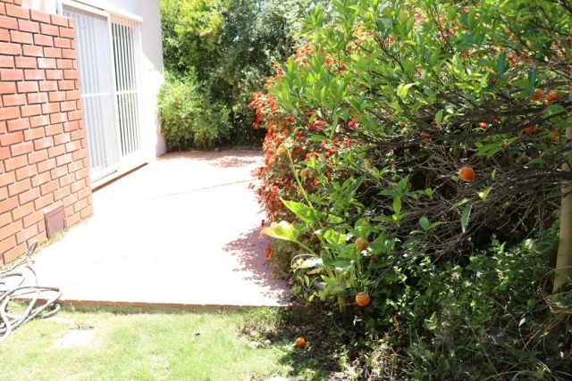 18616 Lassen Street, Northridge, CA 91324