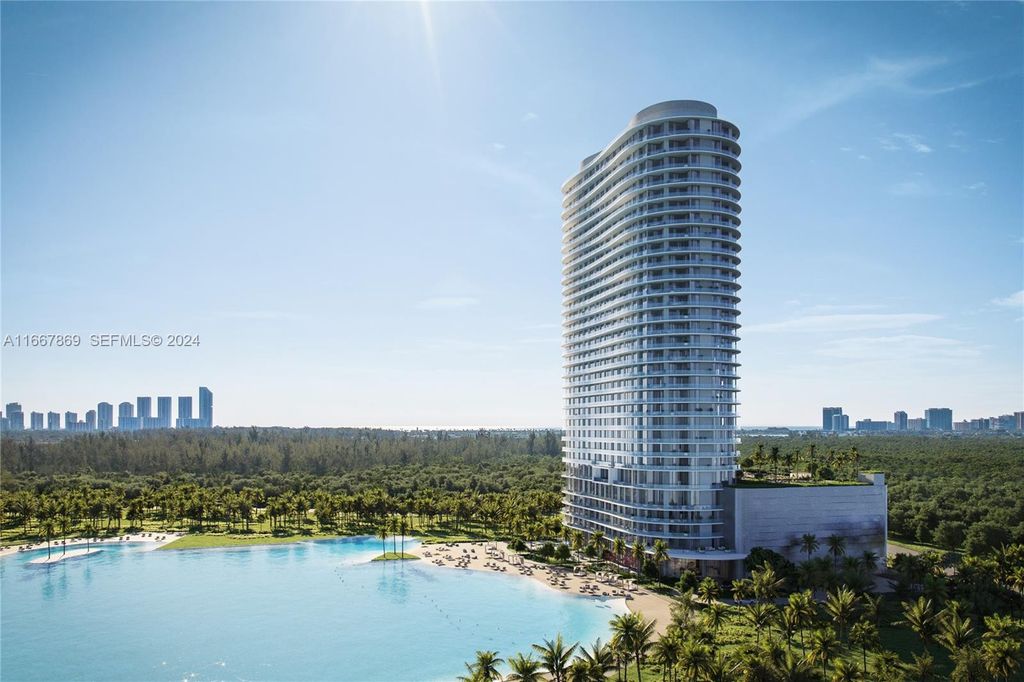 2411 Laguna Circle 2803, North Miami, FL 33181