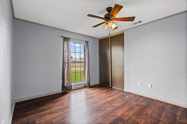 650 W Austin RD, Luling, TX 78648
