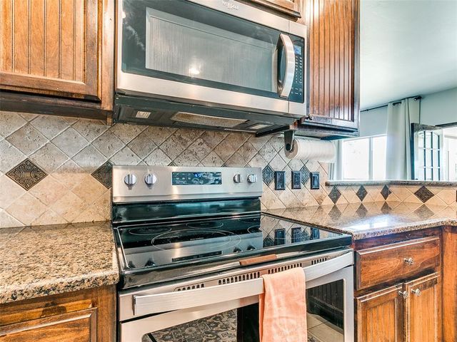 1028 Skyline Boulevard, Edmond, OK 73025