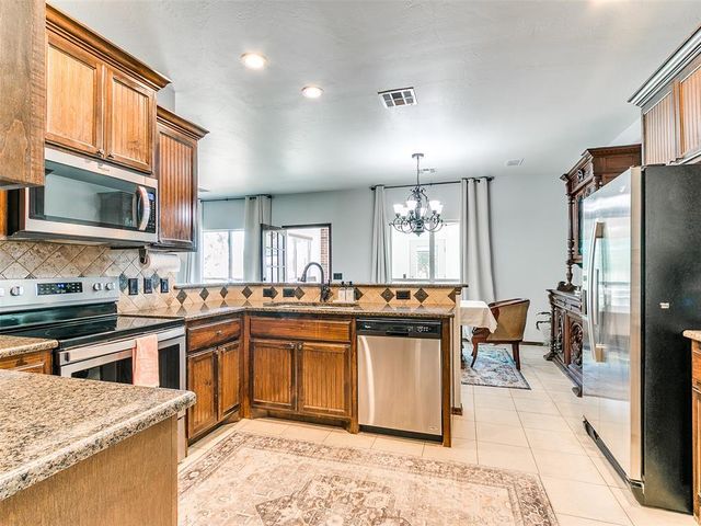1028 Skyline Boulevard, Edmond, OK 73025
