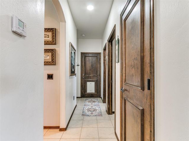1028 Skyline Boulevard, Edmond, OK 73025
