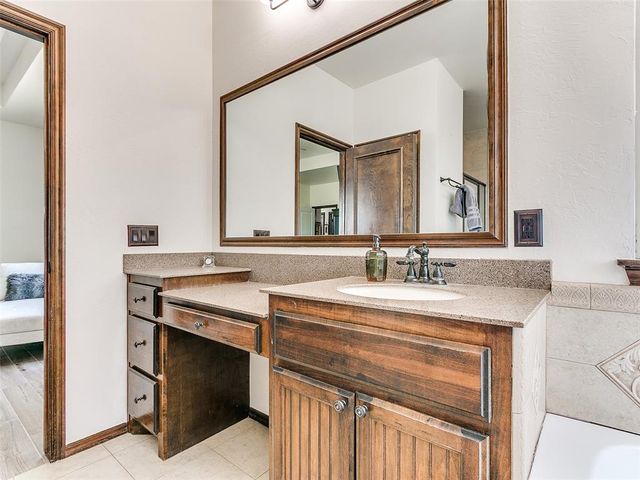 1028 Skyline Boulevard, Edmond, OK 73025