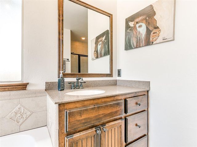 1028 Skyline Boulevard, Edmond, OK 73025