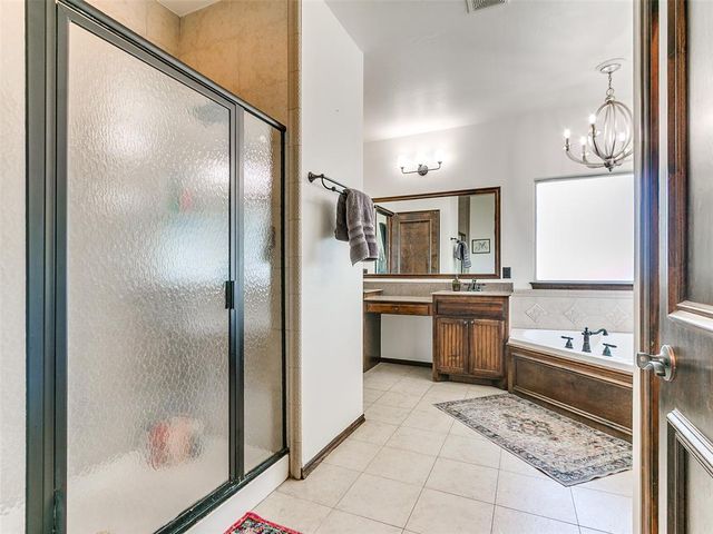 1028 Skyline Boulevard, Edmond, OK 73025