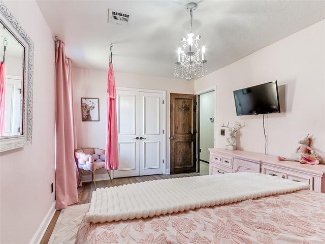 1028 Skyline Boulevard, Edmond, OK 73025