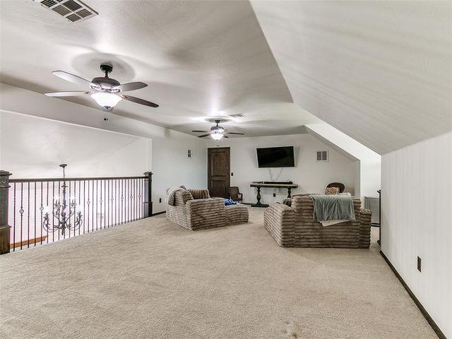 1028 Skyline Boulevard, Edmond, OK 73025