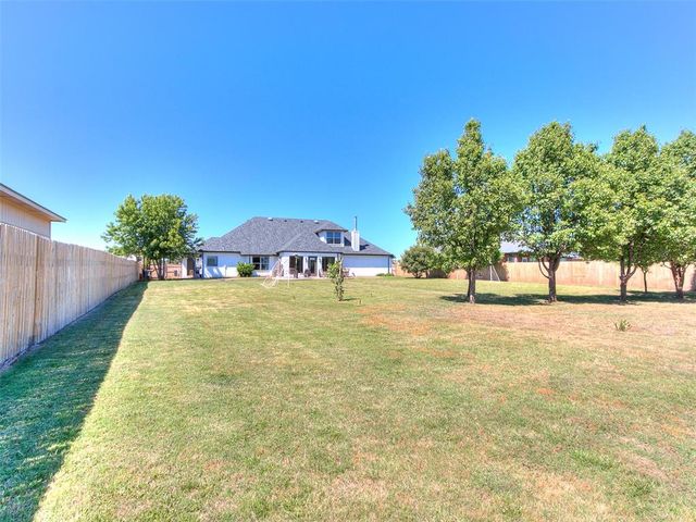 1028 Skyline Boulevard, Edmond, OK 73025