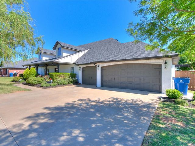 1028 Skyline Boulevard, Edmond, OK 73025