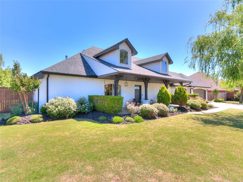 1028 Skyline Boulevard, Edmond, OK 73025