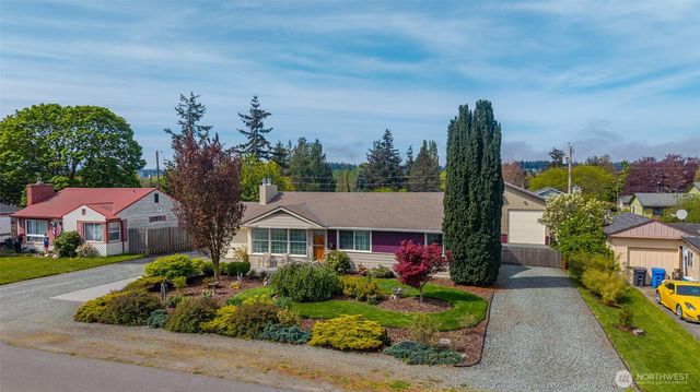 347 SE Glencoe Street, Oak Harbor, WA 98277