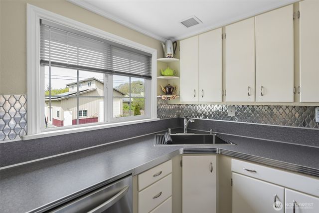 347 SE Glencoe Street, Oak Harbor, WA 98277