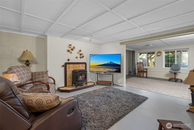 347 SE Glencoe Street, Oak Harbor, WA 98277