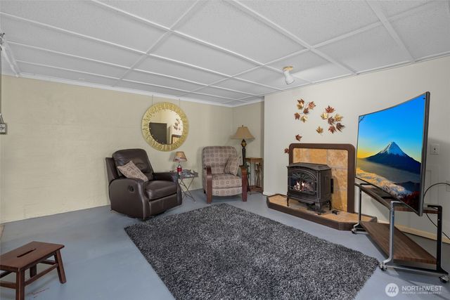 347 SE Glencoe Street, Oak Harbor, WA 98277