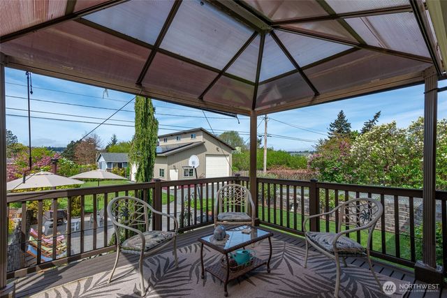 347 SE Glencoe Street, Oak Harbor, WA 98277