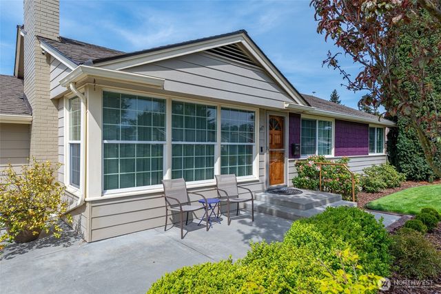 347 SE Glencoe Street, Oak Harbor, WA 98277