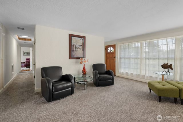 347 SE Glencoe Street, Oak Harbor, WA 98277
