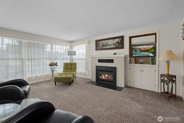 347 SE Glencoe Street, Oak Harbor, WA 98277