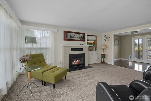 347 SE Glencoe Street, Oak Harbor, WA 98277