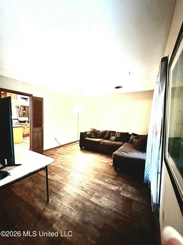 5727 Iroquois Drive, Horn Lake, MS 38637