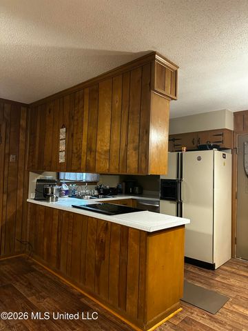 5727 Iroquois Drive, Horn Lake, MS 38637