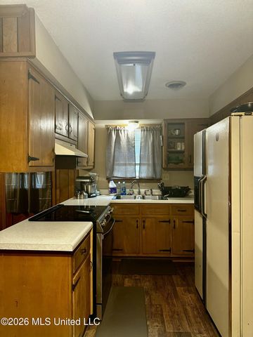 5727 Iroquois Drive, Horn Lake, MS 38637