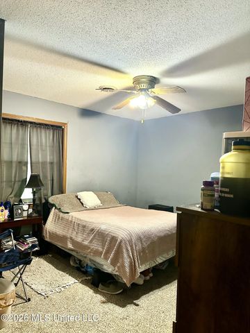 5727 Iroquois Drive, Horn Lake, MS 38637