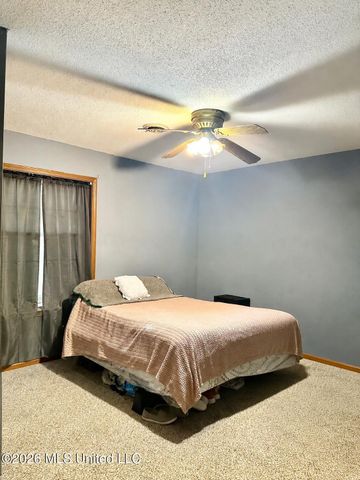 5727 Iroquois Drive, Horn Lake, MS 38637
