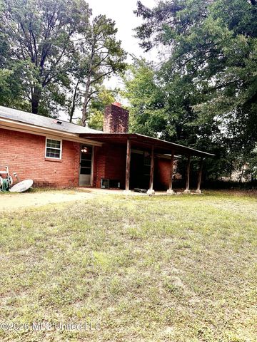5727 Iroquois Drive, Horn Lake, MS 38637