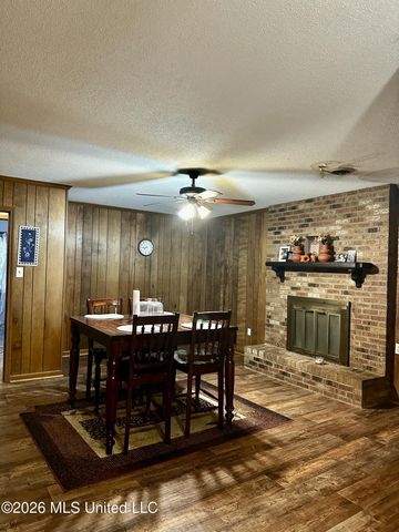 5727 Iroquois Drive, Horn Lake, MS 38637