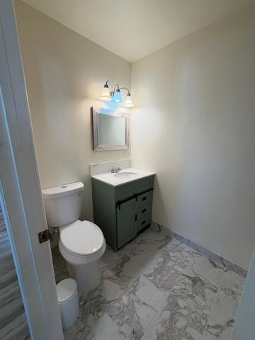 2413 Murray St, Turlock, CA 95382