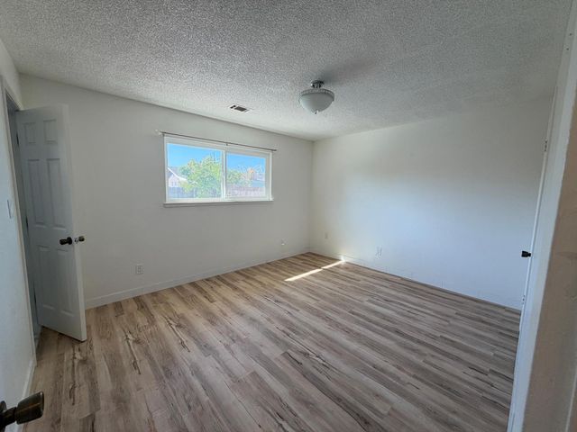 2413 Murray St, Turlock, CA 95382