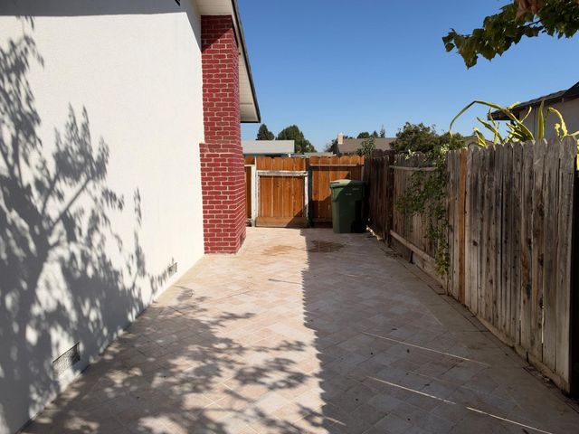 2413 Murray St, Turlock, CA 95382