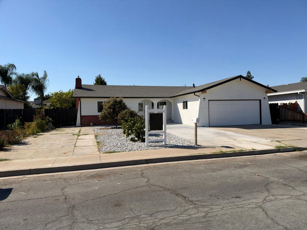 2413 Murray St, Turlock, CA 95382