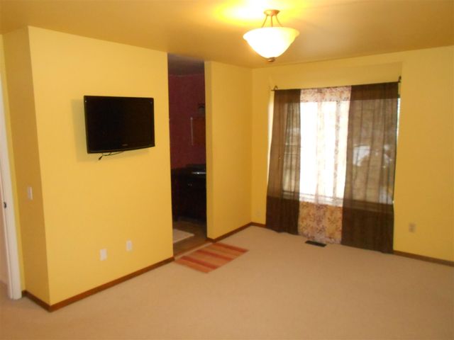 129 Balmoral Court, Kalamazoo, MI 49006