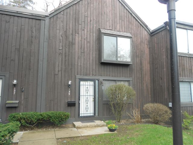 129 Balmoral Court, Kalamazoo, MI 49006