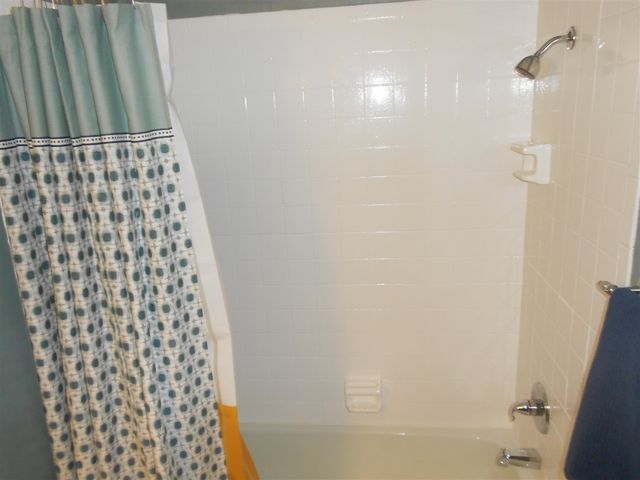 129 Balmoral Court, Kalamazoo, MI 49006