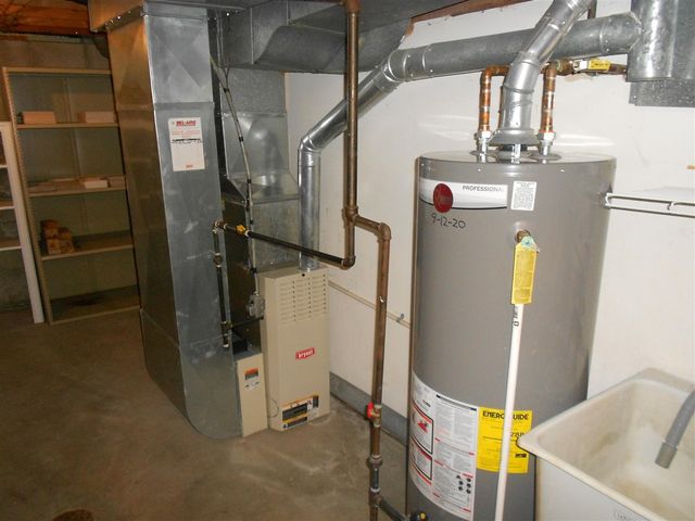 129 Balmoral Court, Kalamazoo, MI 49006